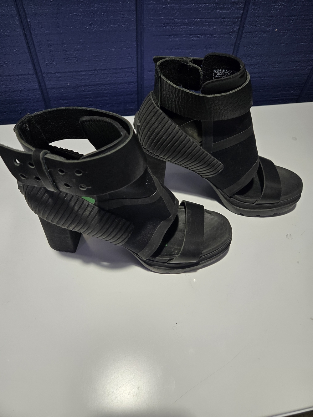 Sorel Black Ribbed-Strap Chunky Heel Sandals